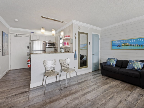 Beachfront Studio Beautiful Gulf Views